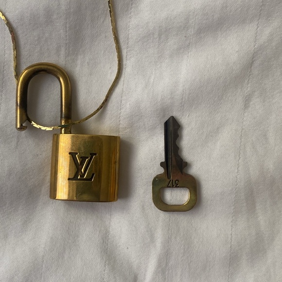Louis Vuitton Gold Lock and Key on Chain - Picture 6 of 7